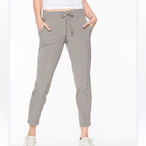 Athleta Women’s Midtown Ankle Pant • Grey Size 6 • Lightweight, Exercise, Track